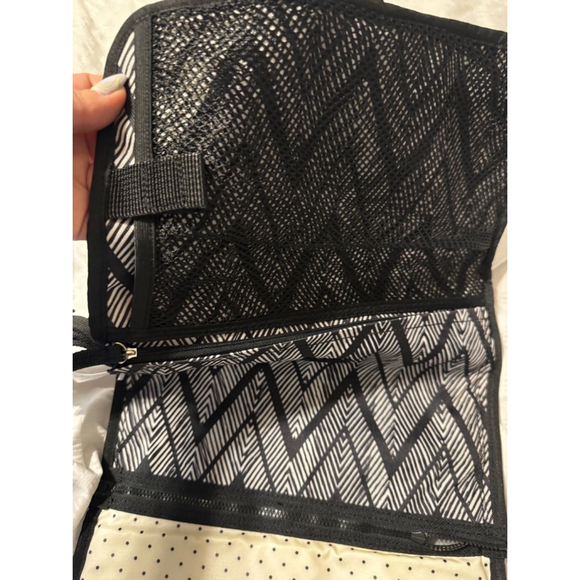 Skip Hop Diaper Clutch Organizer in Black and White - Picture 7 of 9